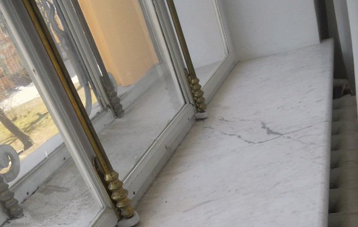 подоконник из мрамора Bianco Carrara C