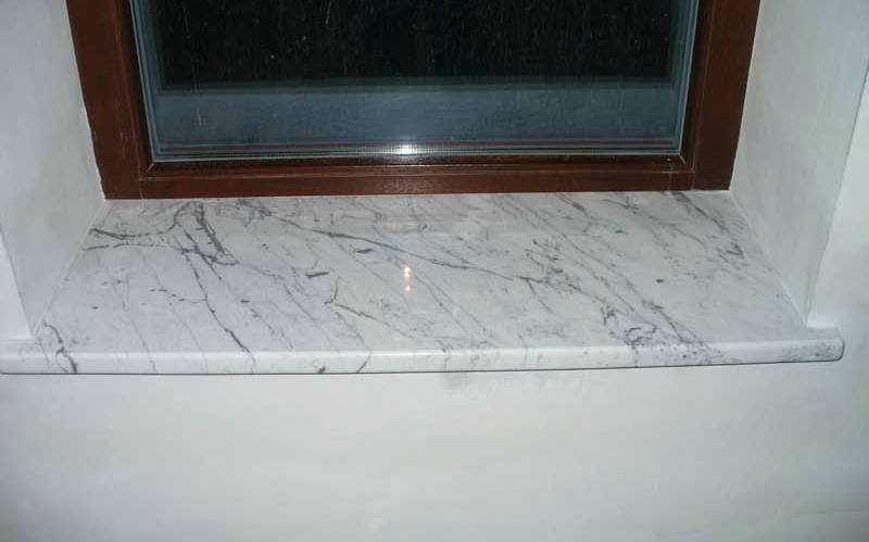 Подоконник из мрамора Bianco Carrara CD